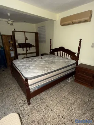 muebles y colchones - Juego de cama en Caoba (incluye colchón)  4