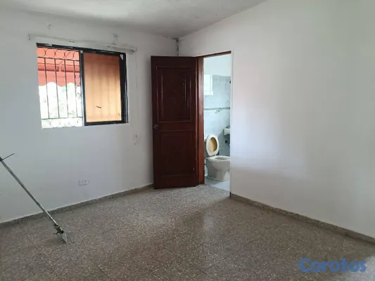 casas - Casa de 2 niveles 4 habitaciones en venta en Las P 7