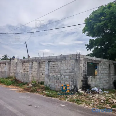 casas - Se Vende Mejora de esquina a` Nivel de Plato en Vi 4
