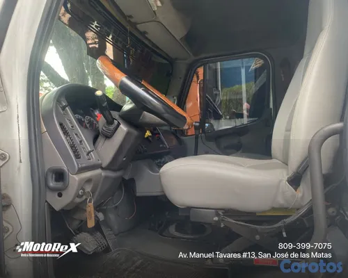 camiones y vehiculos pesados - Se Vende Camión Tanque Freightliner 5