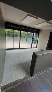 Local comercial de 700mt2 en alquiler en Jardines 