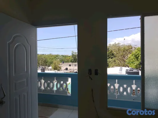 apartamentos - Alquilo apartamento 2do nivel
2 habitacione
1 sala cocina 
balcon 
 3