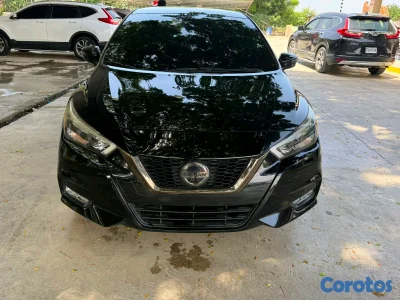 Nissan versa sr 2020