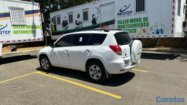 jeepetas y camionetas - Toyota rav4 2007 5