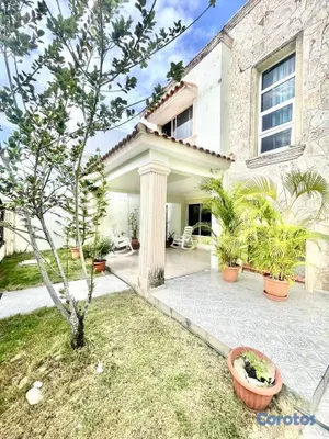 casas - Casa de 4 habitaciones en venta en la Republica de 5