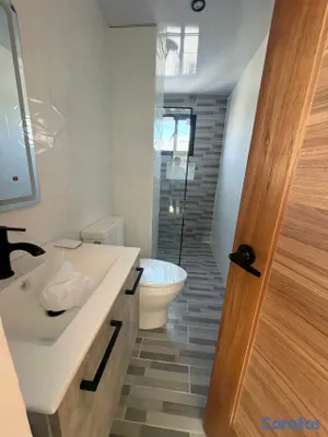apartamentos - vendo nuevo klm 10 avenida independencia dos habitaciones dos baño no parqueo  12