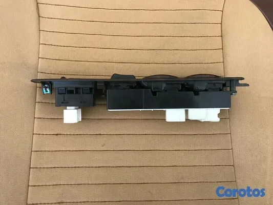 repuestos - TOYOTA RUNNER AÑO 2000 CONTROL DE BLOQUEO 3
