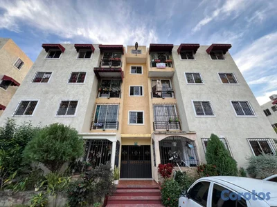 APARTAMETO DE OPORTUNIDAD  EN LA JACOBO MAJLUTA, SE ENCUENTRA EN UN 4t0 NIVEL