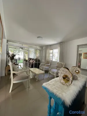 casas - vendo casa avenida Independencia KLM 9 dos niveles tres habitaciones con baño  13