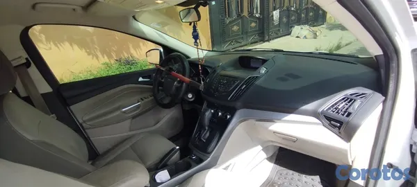 jeepetas y camionetas - Venta Ford Escape año 2015 2