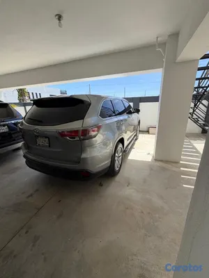 jeepetas y camionetas - Toyota Highlander 2014 en excelentes condiciones  6