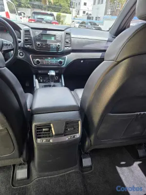 jeepetas y camionetas - KGM REXTON 2021 GRIS OSCURO DIESEL 20