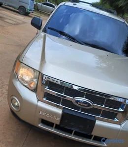 Ford escape xlt 2012 color dorado en excelente condiciones 