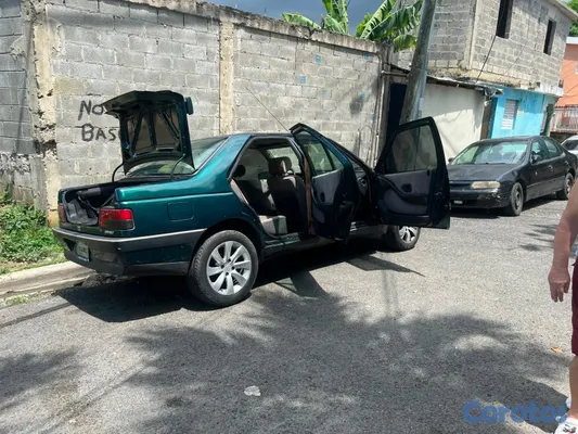 carros - Se vende carro peugeot 405 año1995 negociable 100 ml negociable con motor  19