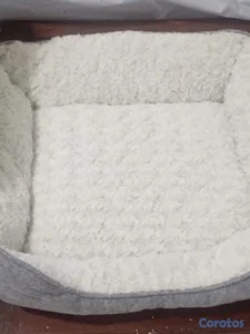 camita para gato o perro pequeño.