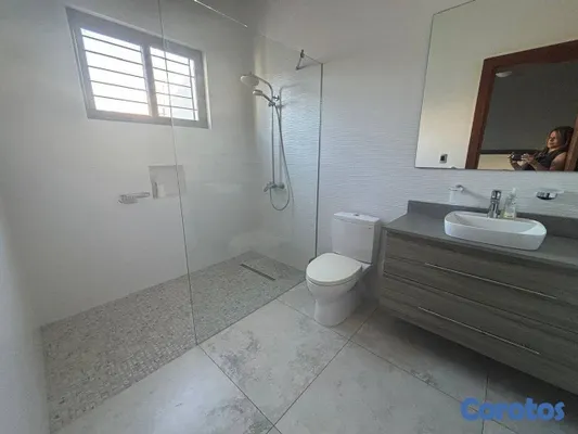 casas - Casa de 4 habitaciones 4 baños en alquiler en Viej 10