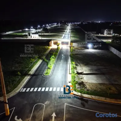 solares y terrenos - Se Traspasa Solar con 300 Metros en el Residencial 5