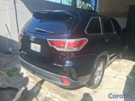 jeepetas y camionetas - vendo Toyota Highlander 2015 por motivo de superación  8