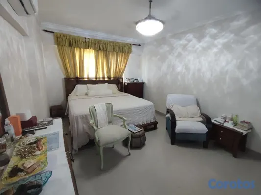 apartamentos - vendo Evaristo Morales tercer nivel tres habitaciones con su baño dos parqueos  11