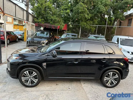 jeepetas y camionetas - Mitsubishi outlander Sport ES 2021 5