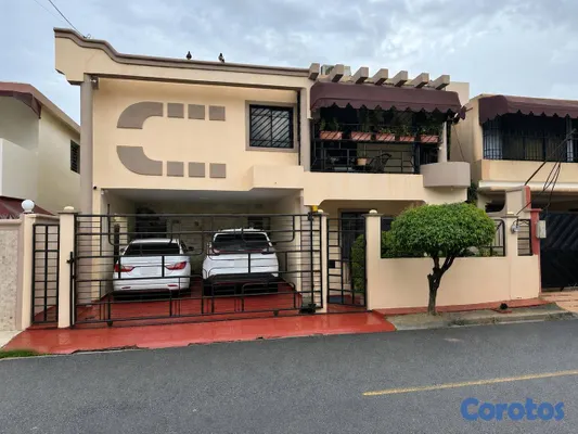 apartamentos - Casa de 2 Niveles en Urbanización Velazcasas – Av. 2