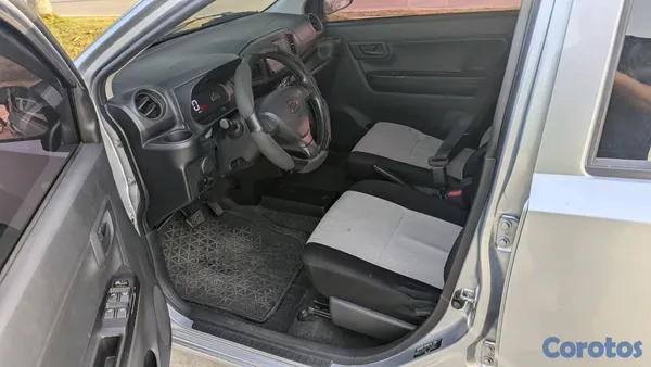 carros - Daihatsu mira 2019 en perfecto estado 7