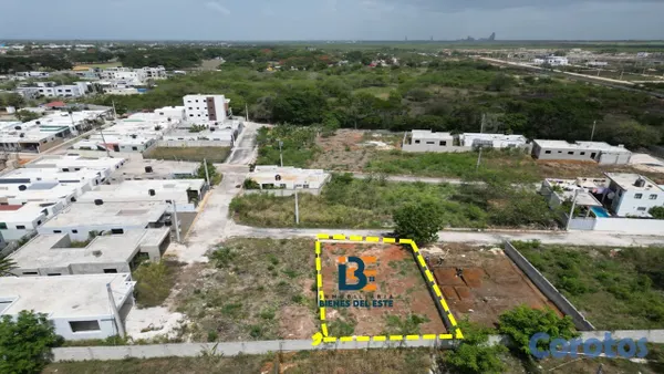 solares y terrenos - Se vende solar de 325 metros en Residencial Naime  3