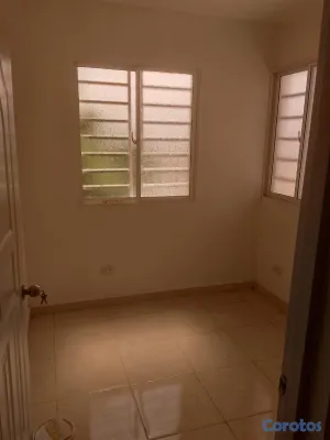 apartamentos - Alquilo apartamento 2do piso 
los cerros de sabana perdida 
2 habitaciones 
 3