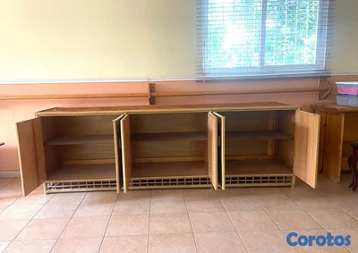 Mueble estante en mimbre