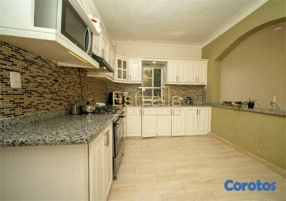 casas vacacionales y villas - Villas en venta de 4 a 6 habitaciones de dos niveles ubicado en Juan Dolio     4