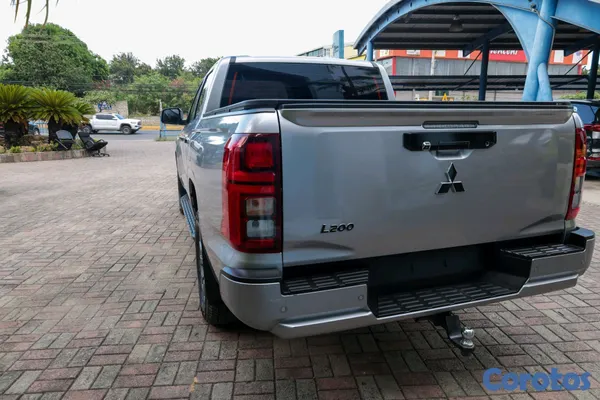 jeepetas y camionetas - mitsubishi l200 2025 3