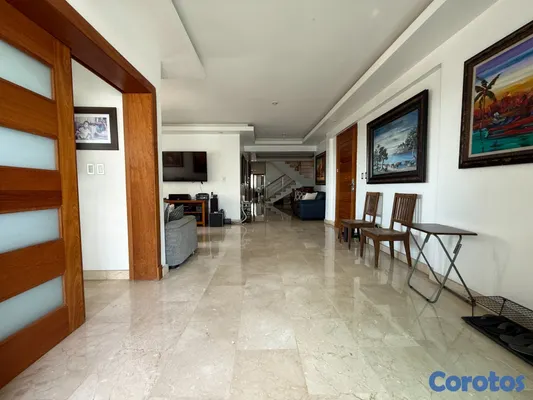penthouses - Penthouse de Tres Niveles con Terraza, Jacuzzi y V 2