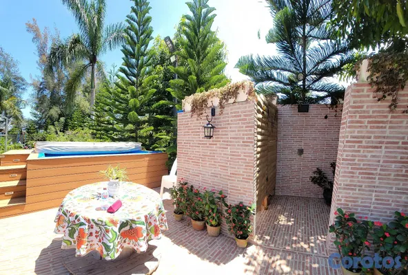 casas vacacionales y villas - Hermosa casa en Jarabacoa,rodeada de arboles a 5 minutos del centro del pueblo
 14