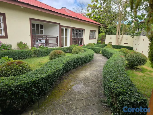 casas vacacionales y villas - En Constanza, casa en renta amueblada, fija y por temporada, capacidad para 6 4