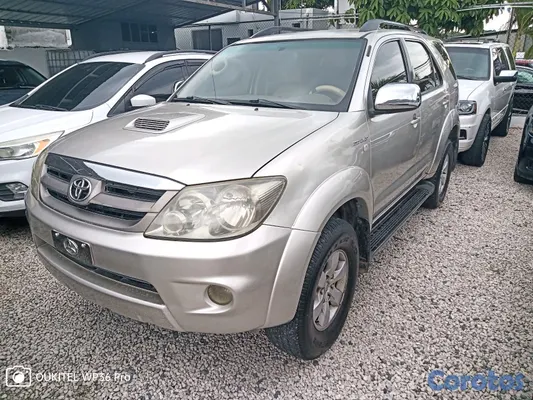 jeepetas y camionetas - Toyota fortuner SRV 2007 Diesel  3