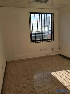 oficinas y locales comerciales - Alquilo Local 65 mts  3er piso para oficina en la  6