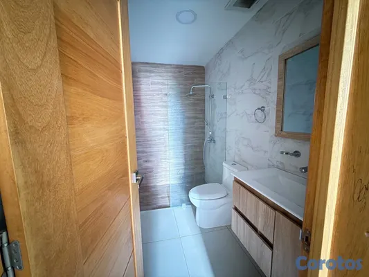 apartamentos - vendo Evaristo Morales dos habitaciones 2.5 baños dos parqueos líneas  balcón  16
