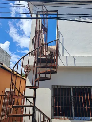 casas - CASA DUPLEX BONITA A LA VENTA EN EXCELENTE UBICACIÓN, CERCA DEL MALECÓN 3