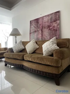 muebles y colchones - JUEGO DE SALA CLÁSICO BEIGE-MARRÓN. Dos muebles  2