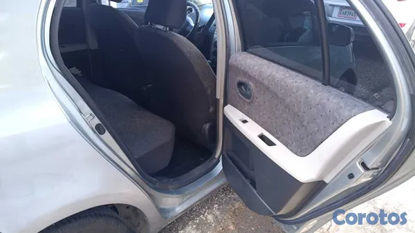 carros - 2009 Toyota Vitz 6