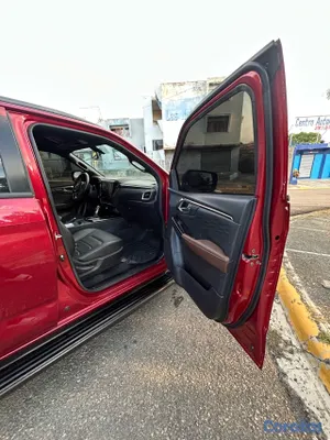 jeepetas y camionetas - Isuzu Dmax LSE 2025 8