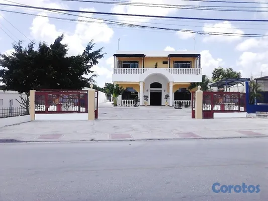 oficinas y locales comerciales - SE VENDE Primer Nivel LOCAL COMERCIAL Veron Frente 3