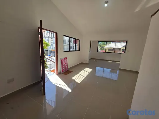 casas - Casa de 3 habitaciones en venta en El Cacique 6