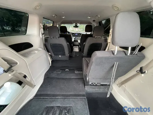 jeepetas y camionetas - Chrysler Pacifica 2017 excelentes condiciones  9