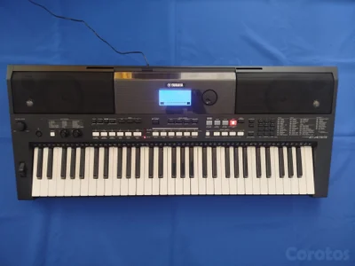 PIANO YAMAHA PSR E433 5 OCTAVAS SENSIBLES PITCH BE