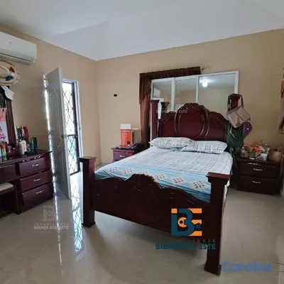 casas - Vendo moderna y amplia vivienda en Residencial Nai 6