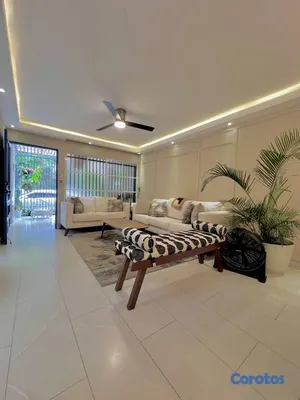casas - Casa de 3 niveles en Venta en El Millon 2