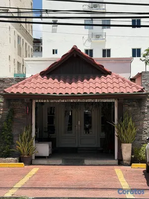 oficinas y locales comerciales - Local en Alquiler / Mirador Norte 12