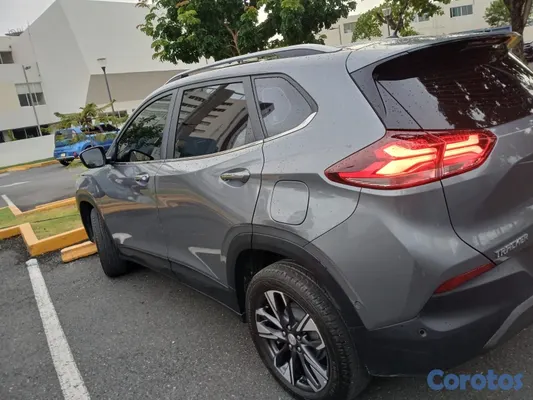 jeepetas y camionetas - ✨Como nueva Chrevrolet Tracker Premier 2023 en venta ✨ 4