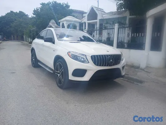 jeepetas y camionetas - VENDO MERCEDES BENZ AMG 43 GLE  EXCELENTES CONDCIONES 3